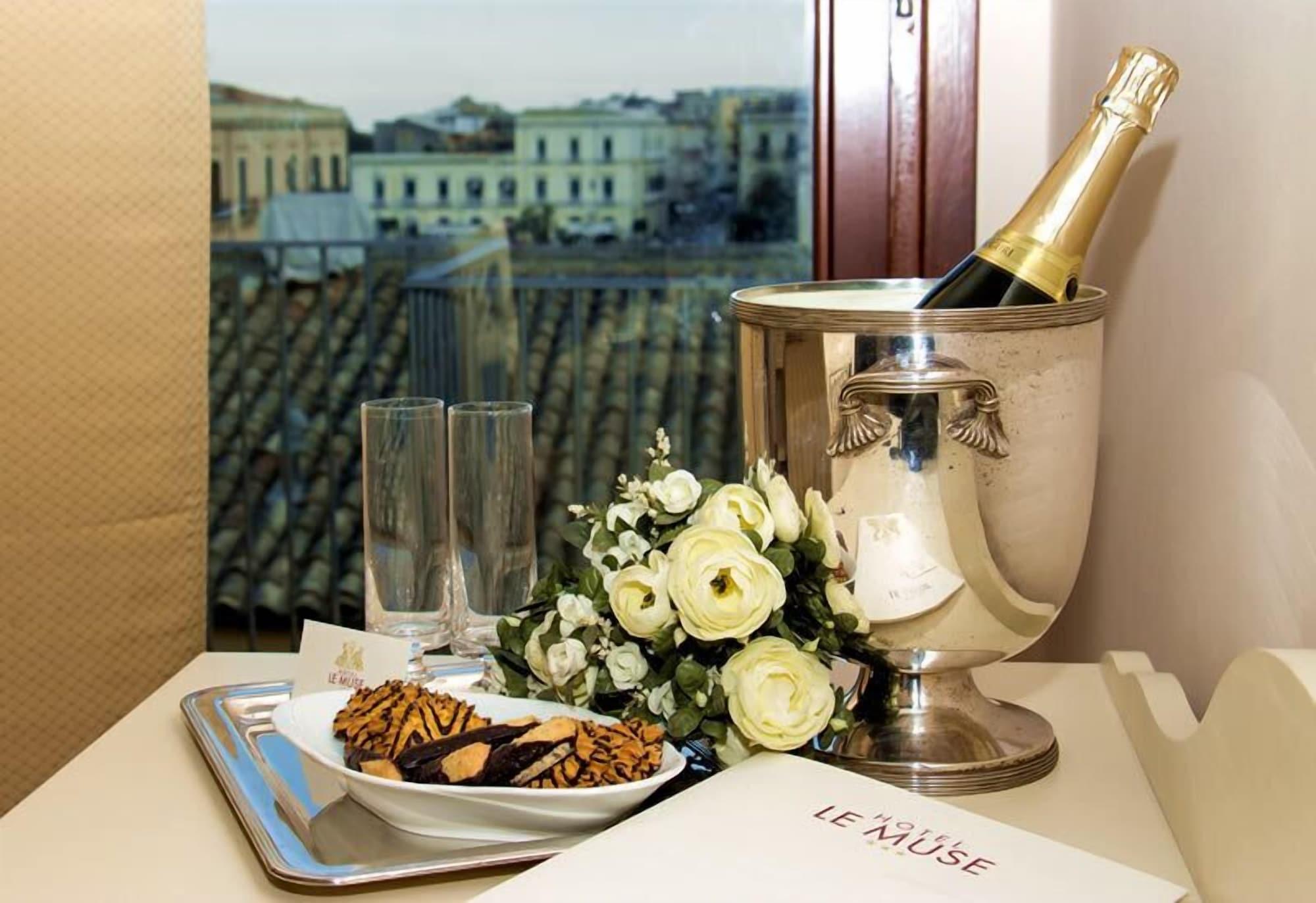 Hotel Le Muse Сиракуза Екстериор снимка